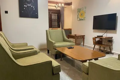 Image de Fabulous 2-Br/2br, Fully furnished gated apartment. 1 mile fromThe Acacia Mall