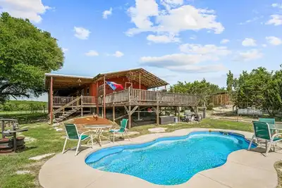 Image de Treehouse Cabin CedarPoint Cabin
