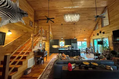 Image de Luxury Estate Home with Private Lake in Oxford