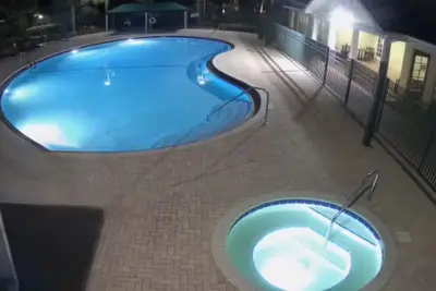 Image de Comfy 2br Condo: King Bed- Wifi- Washer/Dryer- Gym- Pet- Gated- Tampa Palms