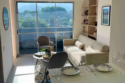 Image de Chic & Modern Apartment in Prime Location Pool/Gym