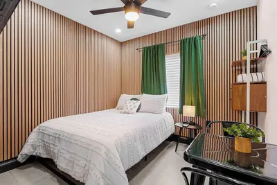 Image de Chic SoBe Studio | Free Parking & More