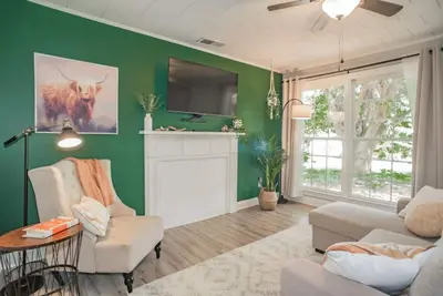 Image de Charming Mount Holly Bungalow
