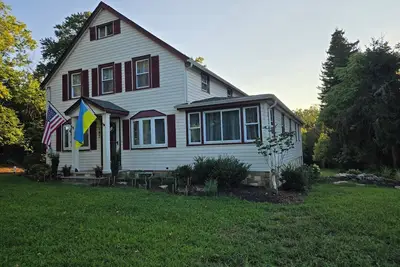 Image de 4-bedroom house in peaceful Bridgewater with Ac, WiFi, hot tub, pool table.