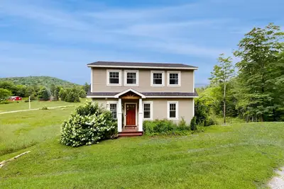 Image de Relaxing home, gas fireplace, jetted tub, wifi, ping-pong, w/d, views & wifi