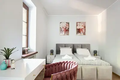 Large Apartment 3 bedrooms, Jewish District, Warszauera