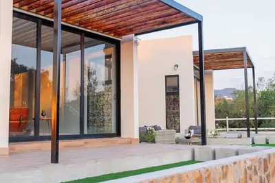 Modern and beautiful full new home for up to 8 people in Valle de Guadalupe