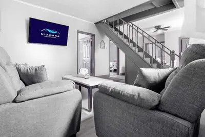 Image de Two Homes–11br Sleeps 22-Near Niagara Falls Usa