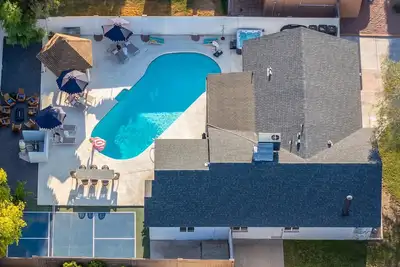 Image de The Pickler: Pickleball | HotTub | Pool | Gameroom