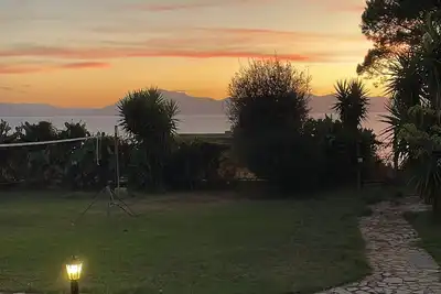 Image de Panoramic villa with pool