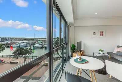 Image de Viaduct Harbour Views w/ Free Parking-Zodiak Stays