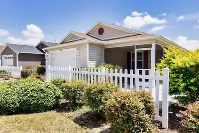 Pet Friendly Home w/ Lots of Amenities to Enjoy