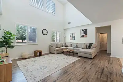 Image de Super Cozy 5-Bedroom 2 living room Family Getaway