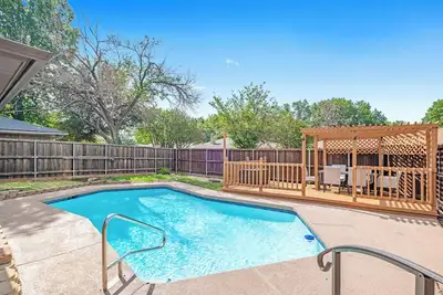 Image de Newly remodeled 5br 3ba w\/pool up to 16 ppl