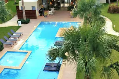 Image de 111-c New and modern with private garden.