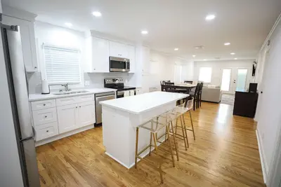 Image de New! Charming 3-bedroom house with water front views in Holden Beach