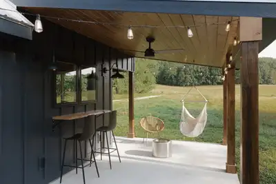 Image de Tiny Cabin near Fall Creek Falls with hot tub + outdoor shower
