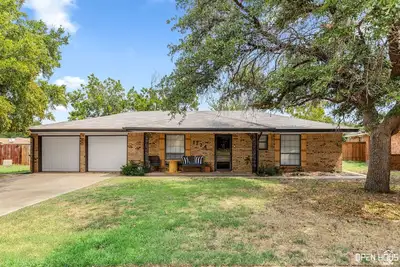 Image de Meadowcliff Retreat! Charming 3-bedroom house in Wichita Falls with Ac, WiFi