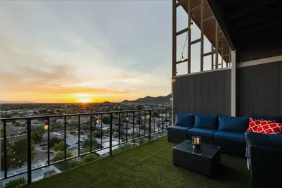 Modern Cliff Top Condo \"The Lookout\"