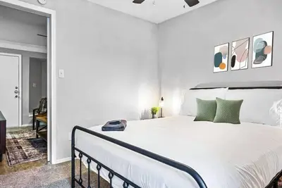 Image de Elegant 1br Haven - 10 Min to Downtown Austin
