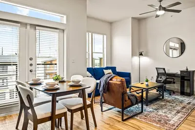 Image de Luxurious New Unit|1Bd1Ba|Pool, Golf Sim