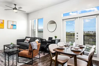 Image de Luxurious New Unit|1Bd1Ba|Pool, Golf Sim
