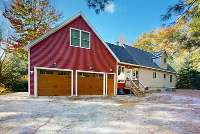 Image de Charming Woodland Retreat with Stunning Mountain Views and Game Room