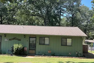 Image de Bellawood Resort #10 Cozy 2-bedroom cabin with Boat Slip