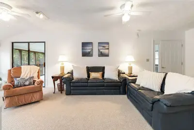 Image de Welcome to A Glimpse of the Lake – Your Ideal Lakeside Retreat