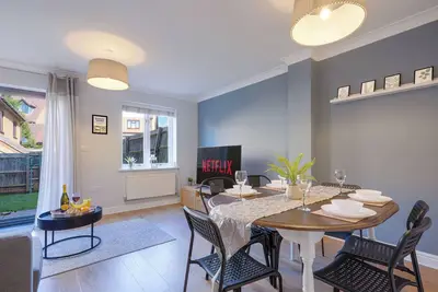 Image de Central Mk 3 Bedroom House Free Parking