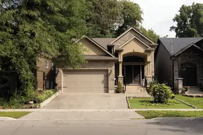 Image de Royal stay - A cozy house in the heart of Niagara 5 mins away from all the Fun!