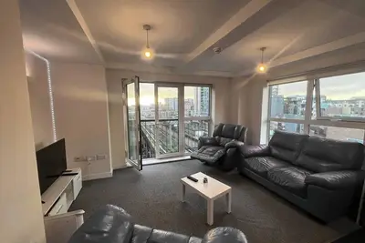 Image de City-View Spacious 2 Bed 2 Bath Apartment