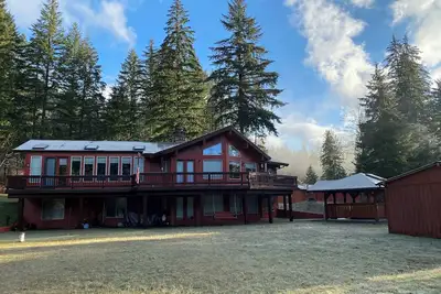 Image de House in the Mountains w\/ hot tub, sauna, pool table and more! !