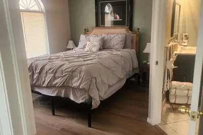 Image de 3-bedroom house in serene Denver with WiFi