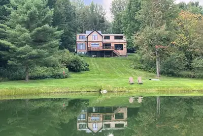 Image de Green Mountain Haus: 4 br, fireplaces, a/c, private pond, mountain views!