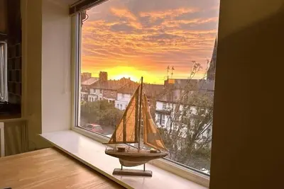 Image de Bright Seaside Apartment with Stunning River Views