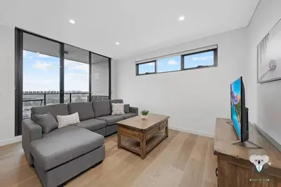 Image de KozyGuru | Campsie | Three Bedroom Home + Parking