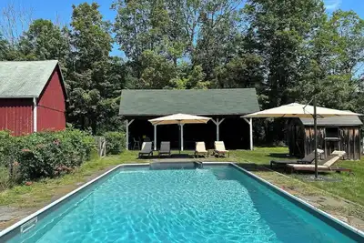 Image de Spacious 5bd\/3ba Catskills House w Pool, River\/Lake Access, WiFi, A\/C & Gameroom