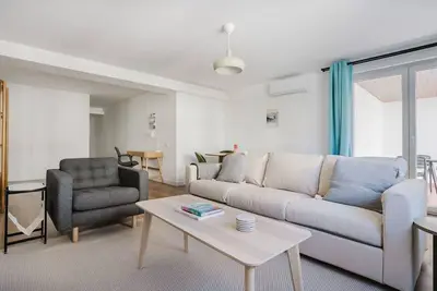 Image de Blueground | Cascais, balcony, washer, a/c