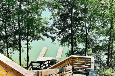 Image de DockSide Retreat on Barren River Lake with Private Dock and Year Round Views!