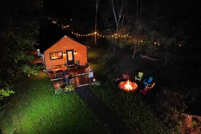 Image de Cozy 2 bedroom cabin in Bala with cedar barrel sauna 1. 5 acre property and pond