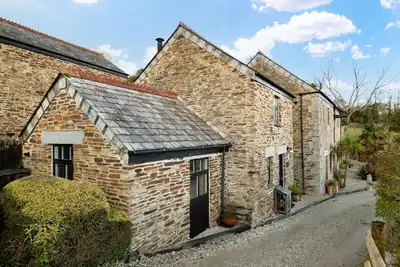 Image de Escape to this utterly romantic abode, settled in a peaceful pocket of Cornwall, close to the idylli