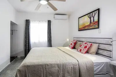 Image de Beautiful 2 bedroom house directly on a park in the Colonial Zone