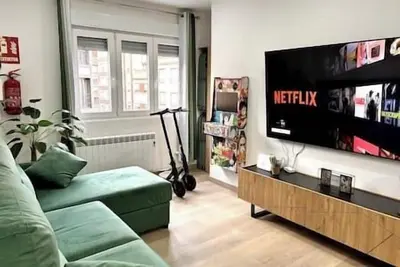 Image de Luxury: 10 pax Projector, Arcade Machine and Scooters
