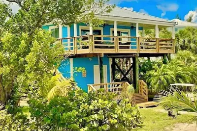 Image de Pelican Place: Newly renovated with bay views!