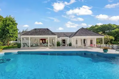 Image de Villa Second Thought in St James by Personal Villas - Luxury and Tranquility