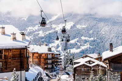 Luxurious Ski-In/Ski-Out Chalet With Panoramic Mountain Views