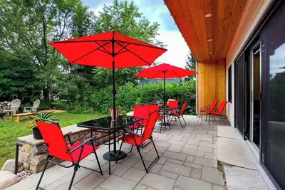 the Signal - Cottage Getaway with Friends Awaits!