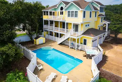 Golf Cart Friendly, Pool, Game Room & Resort Perks