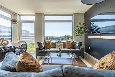 Image de New! Dt Bellevue 2br & 2bt, Modern, Gym